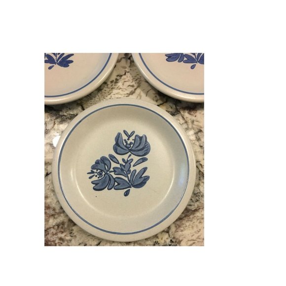 Lot of 3 Pfaltzgraff Yorktowne Stoneware Dessert Salad Bread Butter Plates - Picture 2 of 2